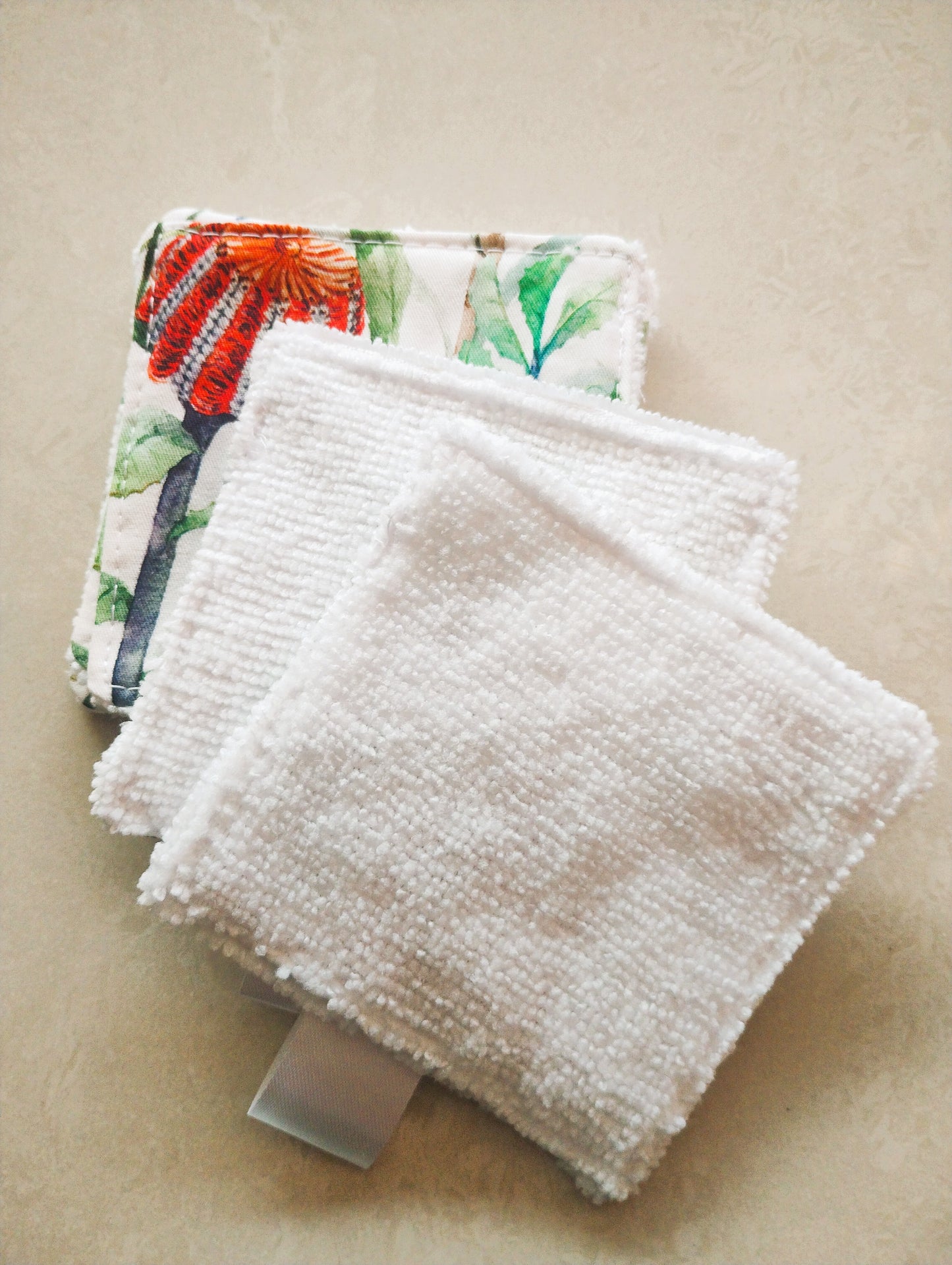 Native blooms White Makeup Wipes